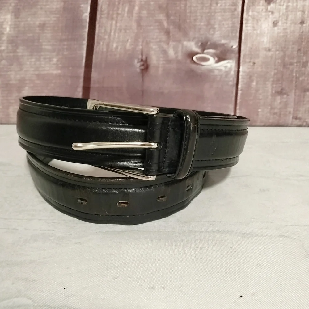 Dockers Sz 42 Men's Black Leather Belt Silver Belt Adjustable Classic Business